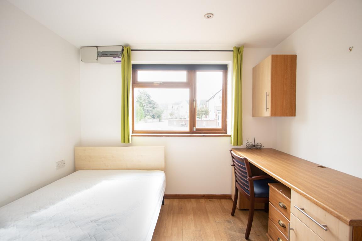 Garendon Road property image