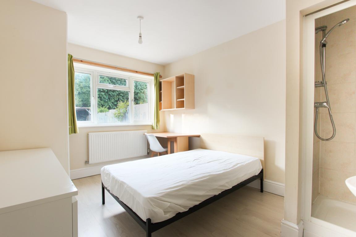 Garendon Road property image