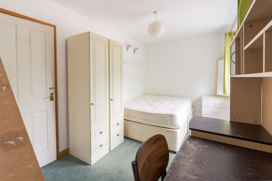 Old Ashby Road property image