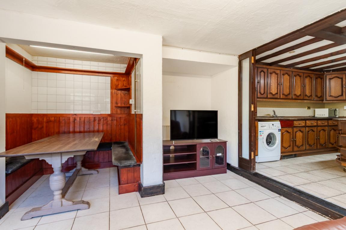Garendon Road property image