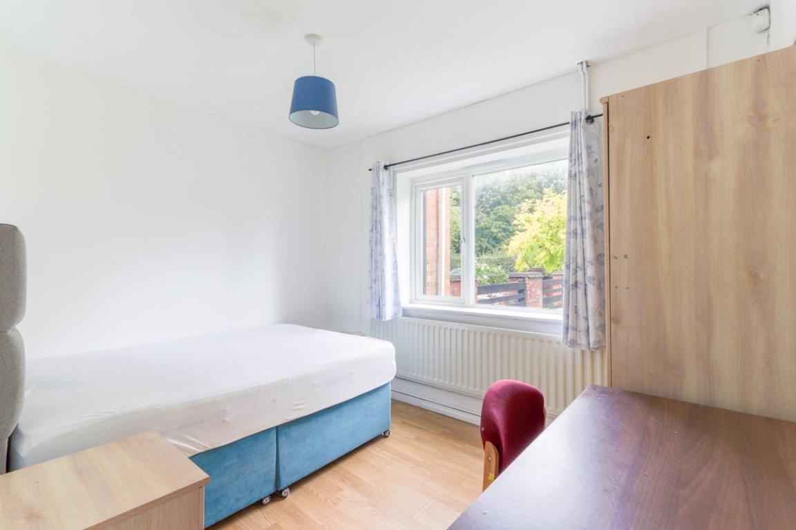 Old Ashby Road property image