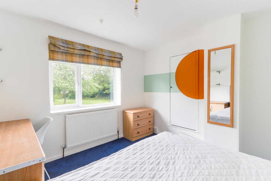 Old Ashby Road property image