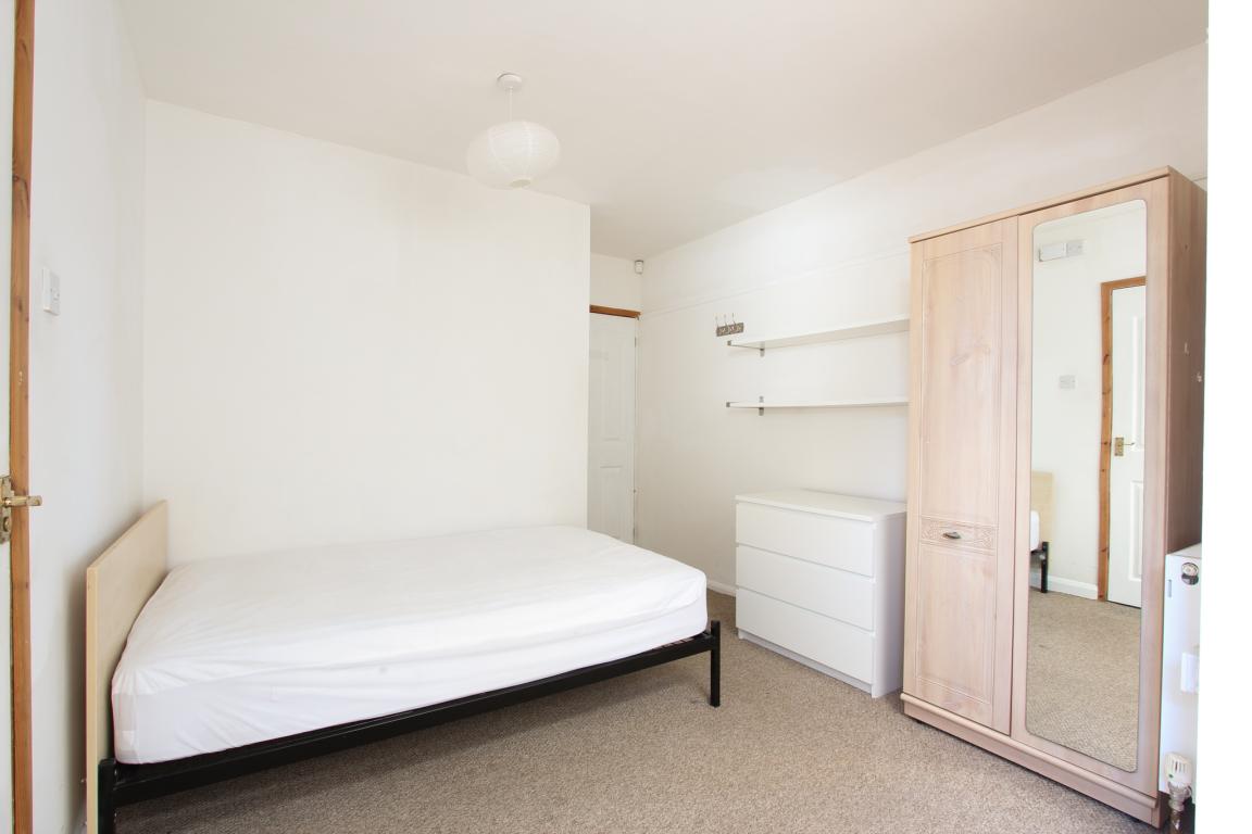 Garendon Road property image