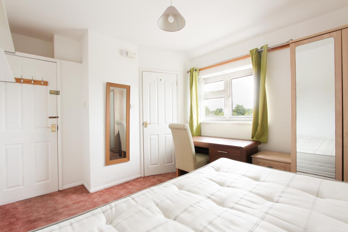Garendon Road property image