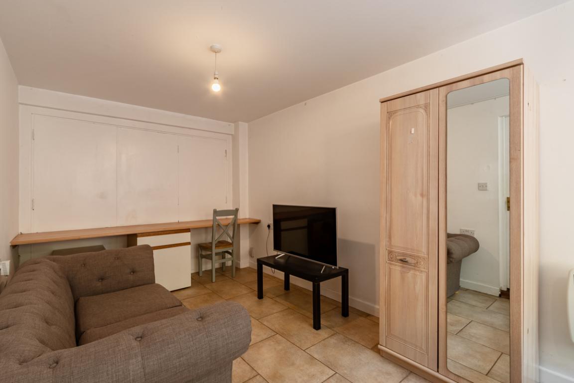 Garendon Road property image