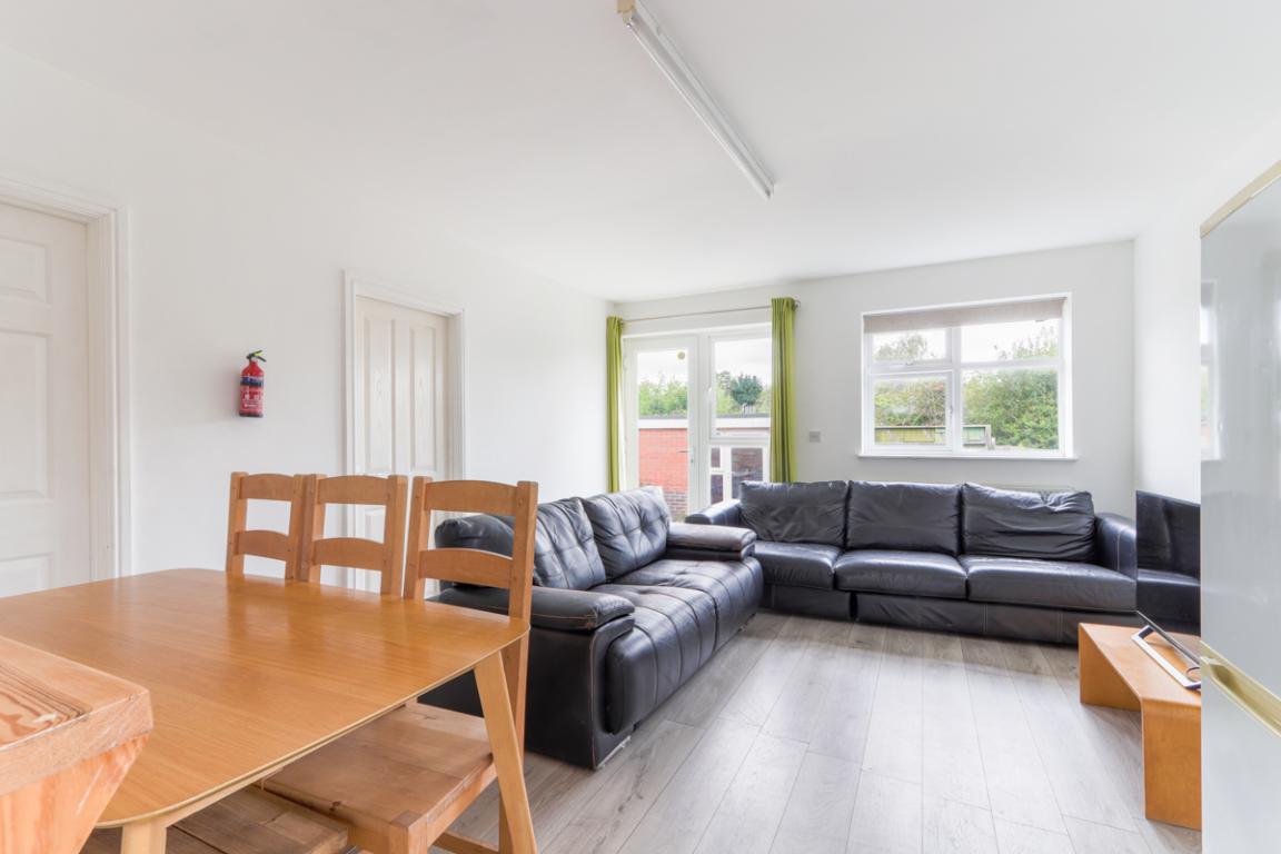 Garendon Road property image