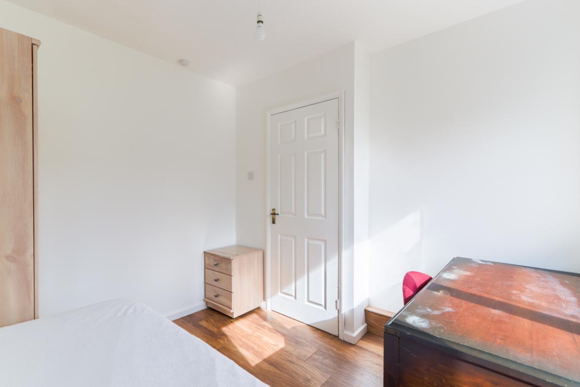 Old Ashby Road property image