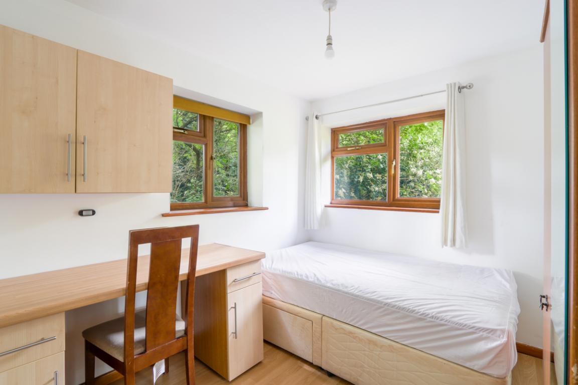 Garendon Road property image