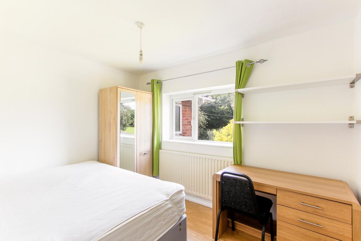 Old Ashby Road property image