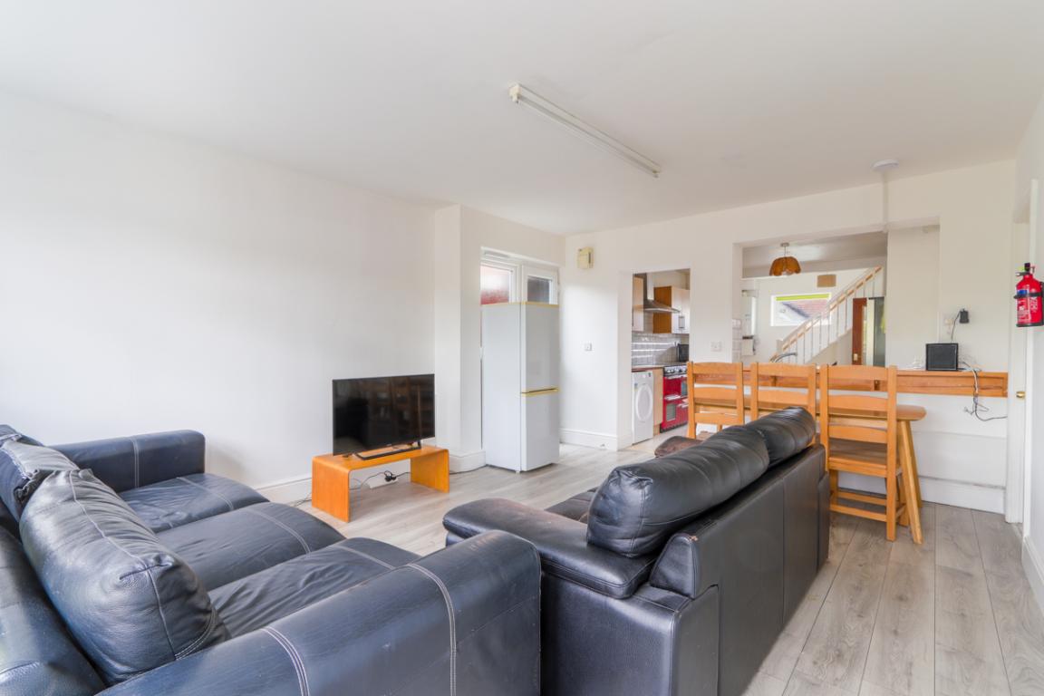 Garendon Road property image