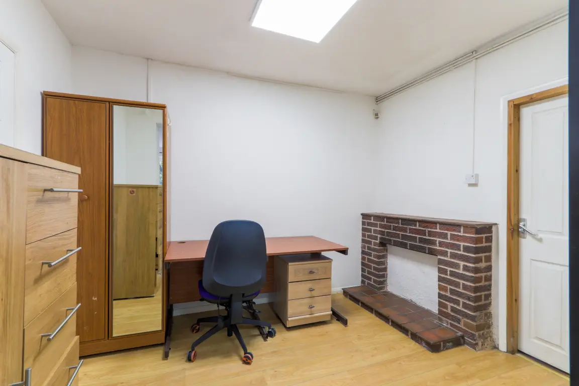 Garendon Road property image