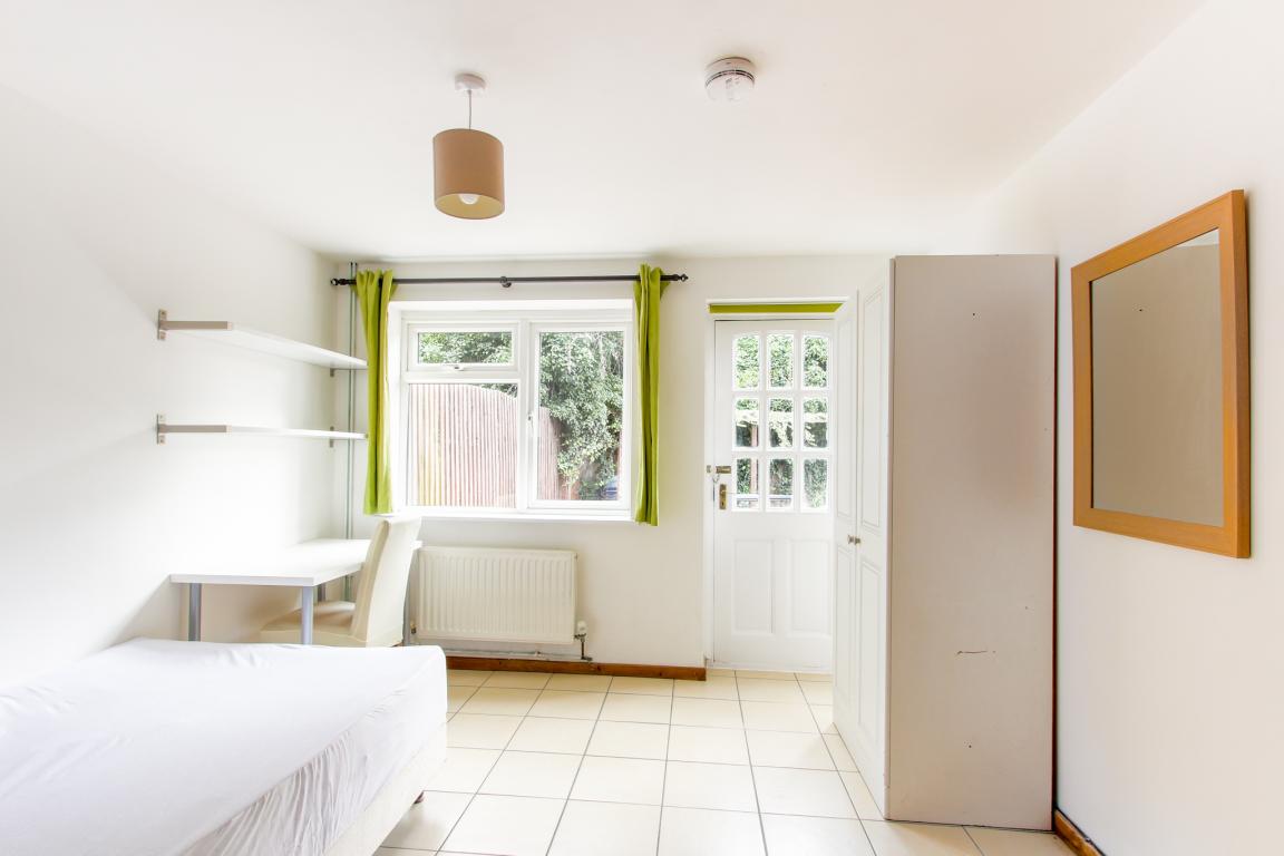 Garendon Road property image