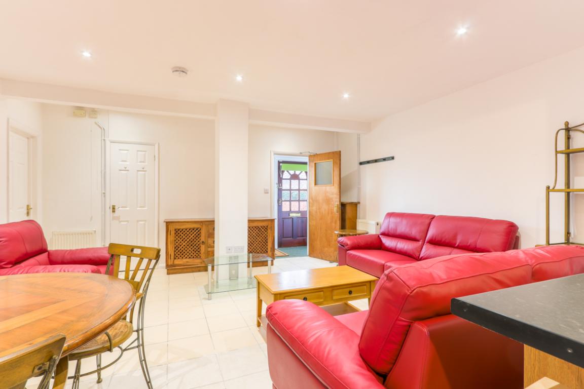 Alan Moss Road property image