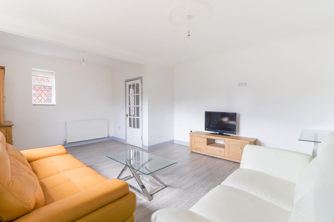 Garendon Road property image
