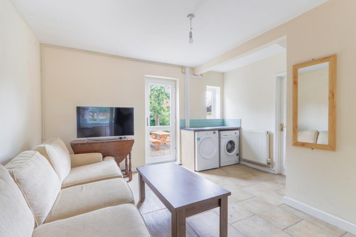 Old Ashby Road property image