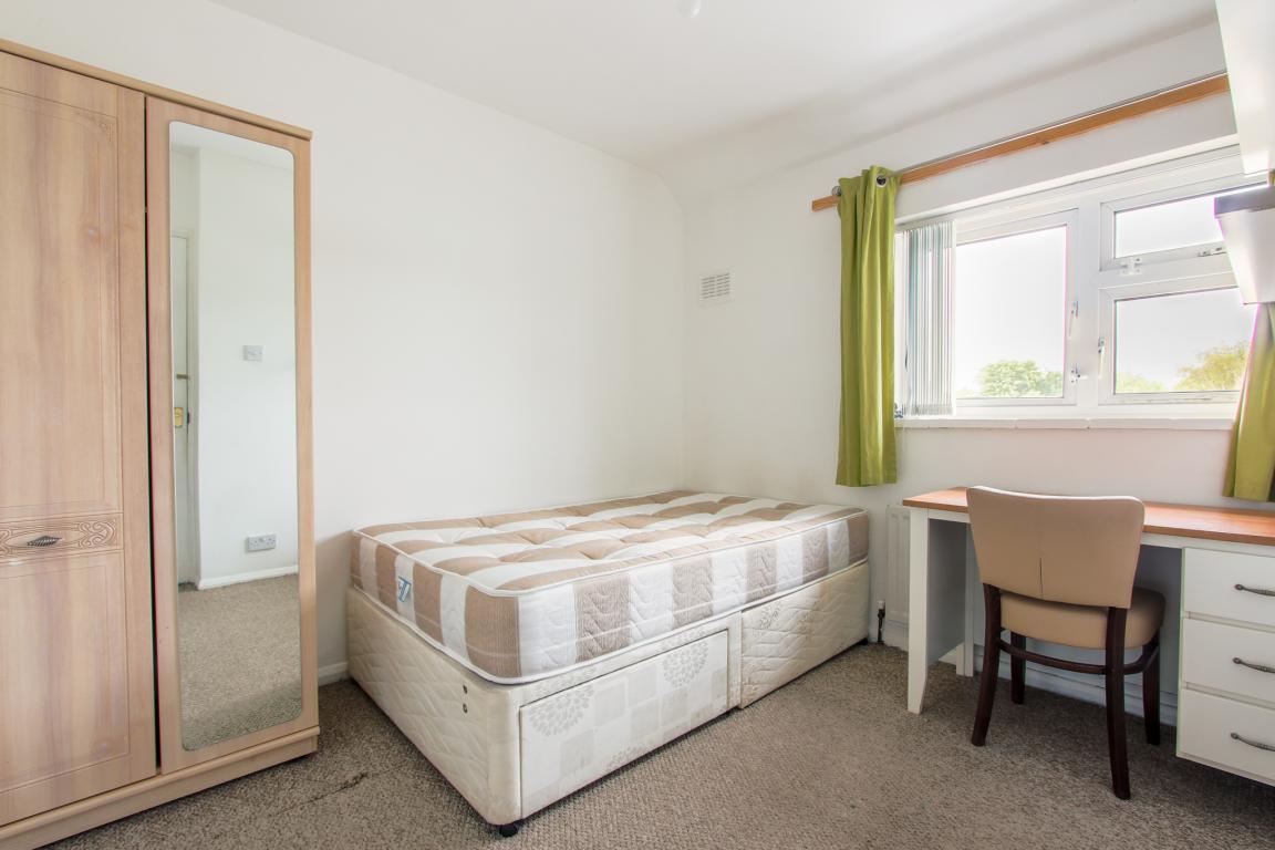 Garendon Road property image