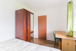 Maple Road student property